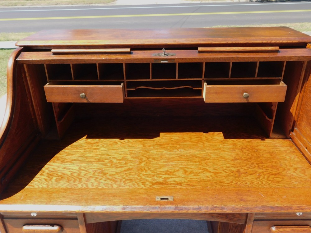 Oak "S" Roll Cylinder Roll Desk circa 1910