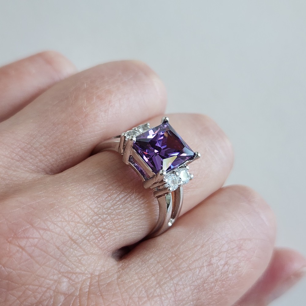 Silver Tone Amethyst & White Topaz Ring Size 7 – 4.3g