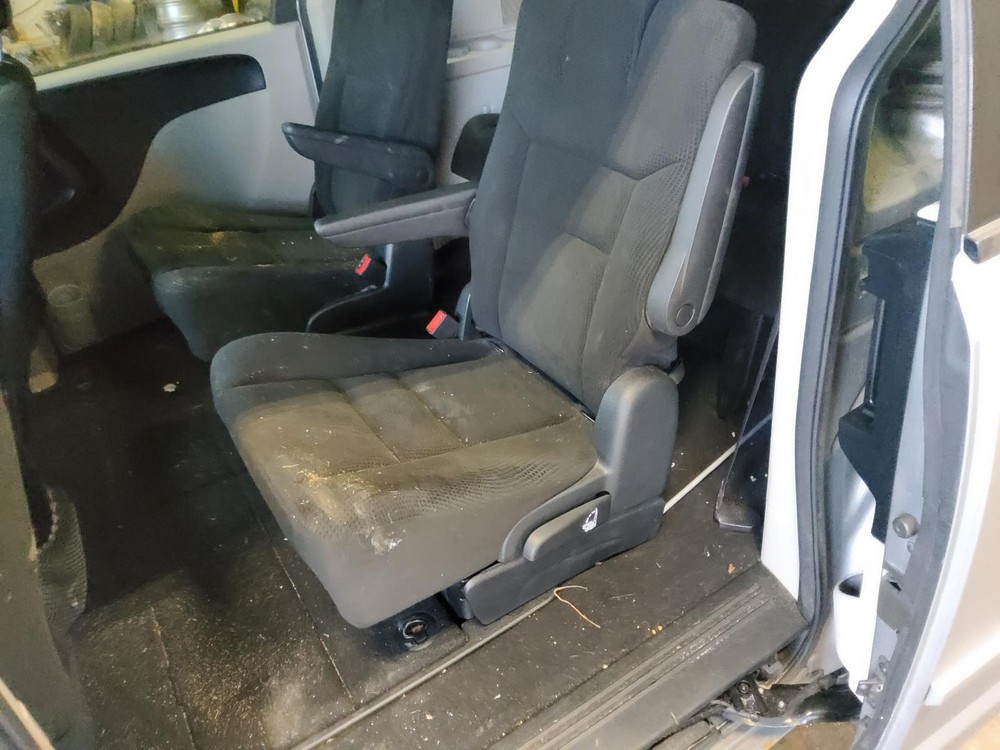 Used A/C Selector Switch fits: 2016 Dodge Caravan AC front dash mounted manual c