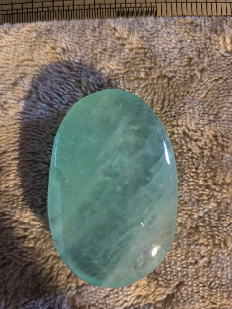 BEAUTIFUL TIFFANY BLUE PALM STONE 55 GRAMS E