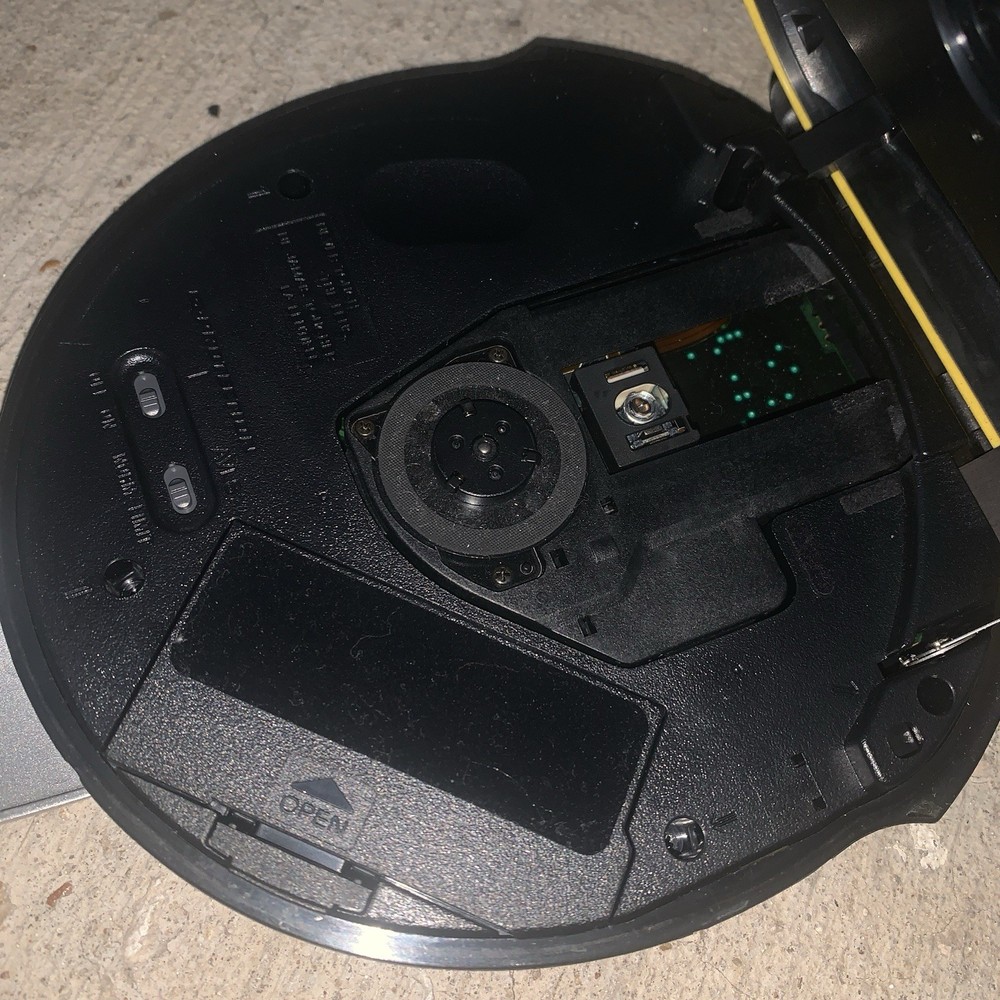 Sony D-SJ15 Discman CD Walkman Player Tested Working