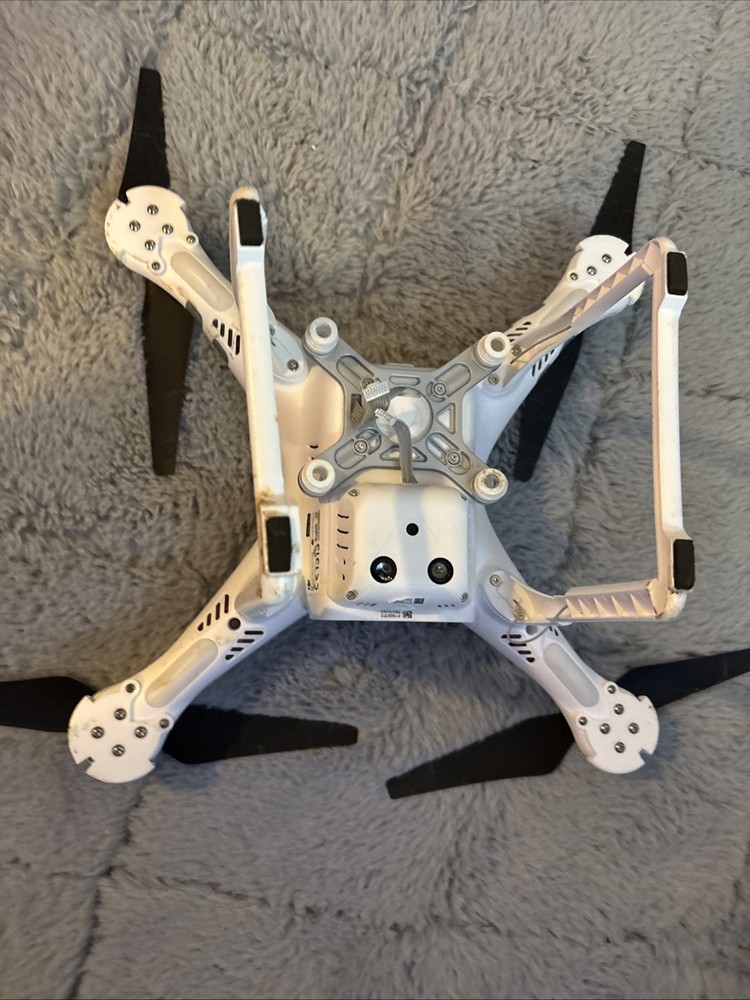 DJI Phantom 3 Advanced Quadcopter No Camera Needs Replacement Legs Also Flys