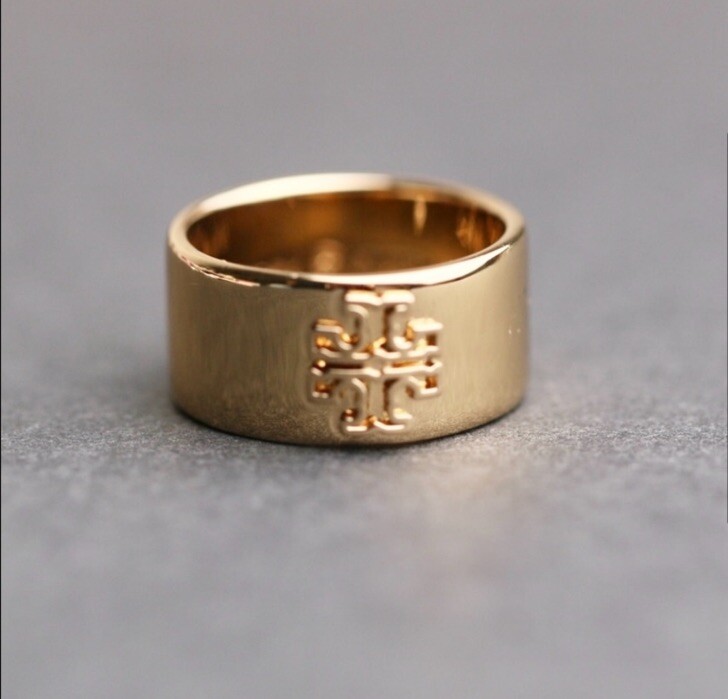 Tory Burch Britten Ring Size 6
