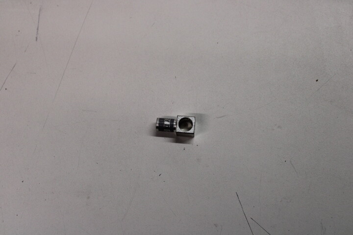 THOMAS & BETTS MD4F-2 Lampholders/Adaptors/Accessories