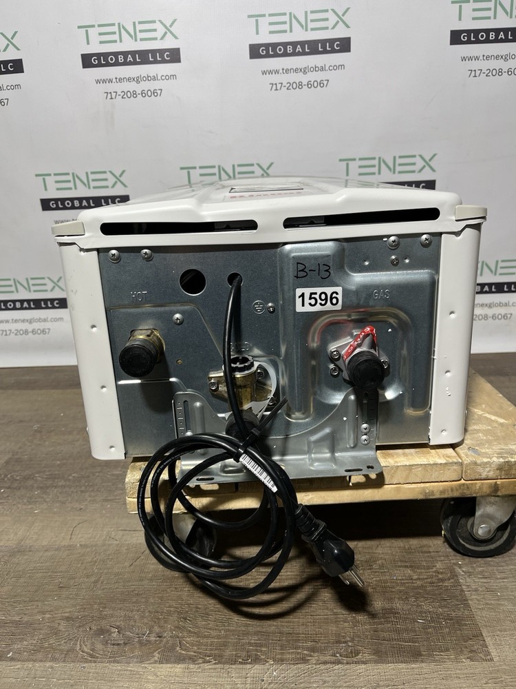 Rinnai V75iN Indoor Tankless Water Heater 180k BTU Natural Gas (B-13 #1596)