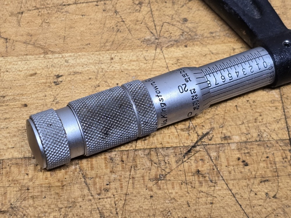 Brown & Sharpe Micrometer 0-1" Deep Throat