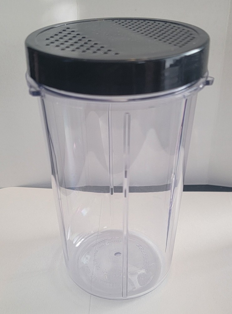 Resturant Large 2 Diff Top Shaker Bottles, Bph Free, 6" High X 3 1/4" Top Width