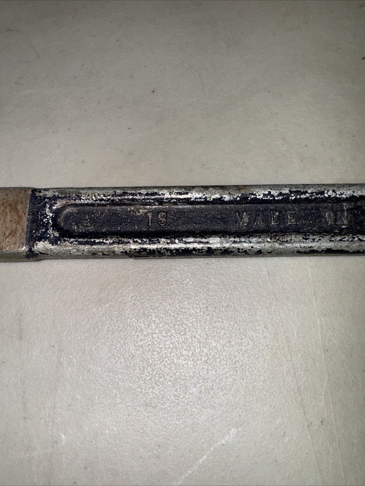 Vintage RED DIAMOND TOOL Adjustable Pipe Wrench 18"