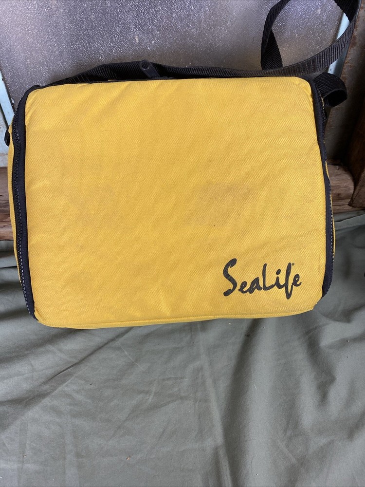 SeaLife Camera Kit With Camera, Enclosure, Flash And Case WORKS!!