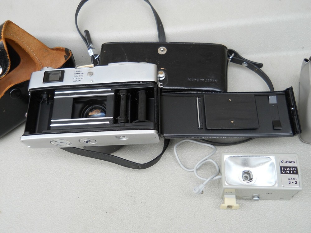 Canon Canonet S 35 mm Camera W/J-3 Flash Leather Camera Case Untested