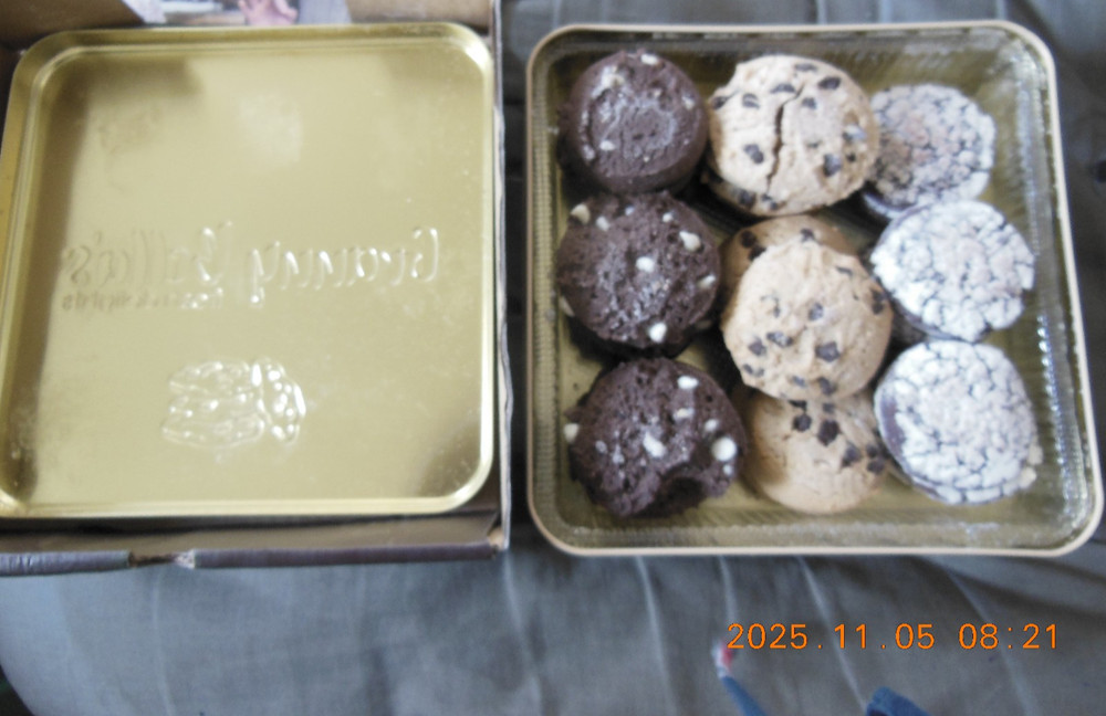 Granny Bella's Fresh Delights, Assorted Chocolate Chips, Crinkles