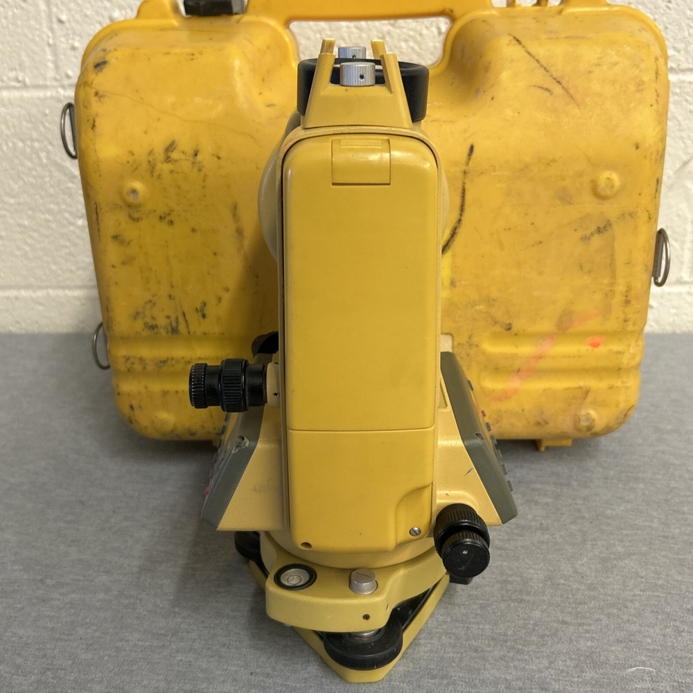 South Electronic Theodolite ET-05 W/ Case