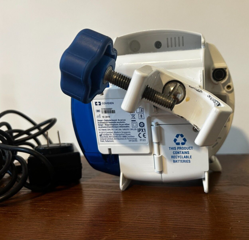 COVIDIEN Kangaroo E Pump & Pole Clamp & Power Adapter