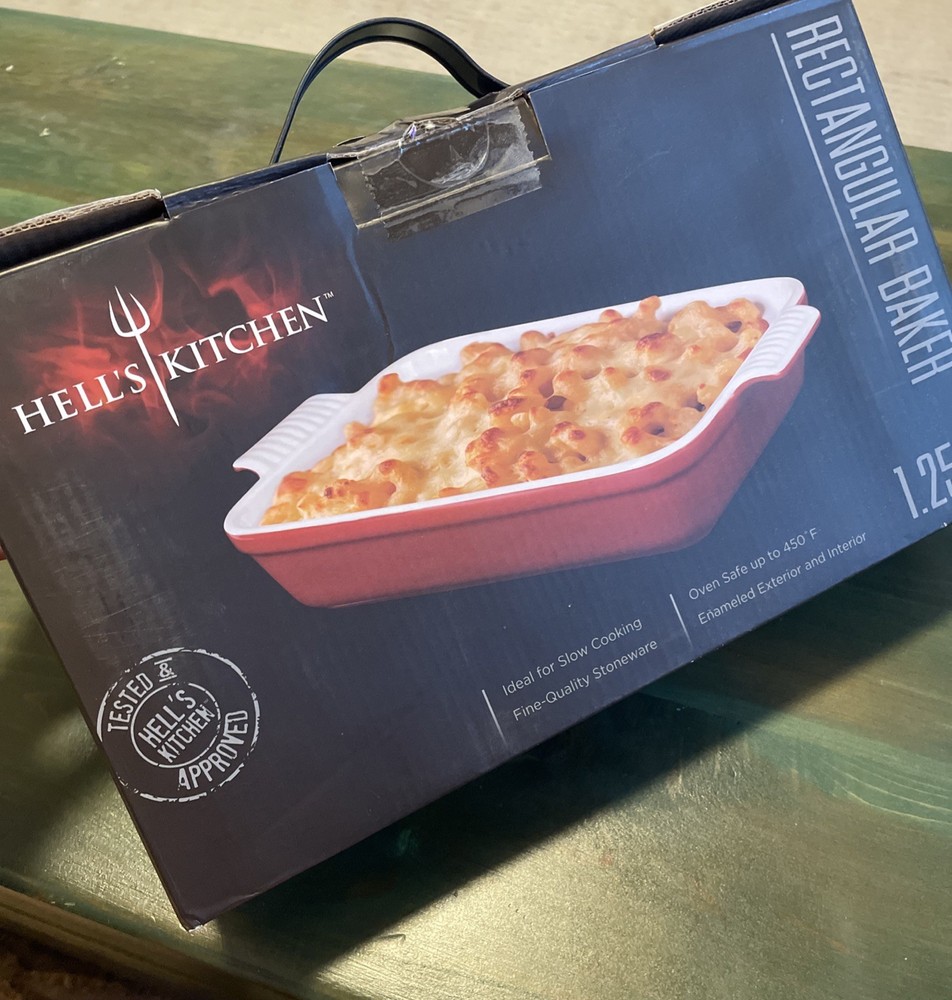 Hell's Kitchen Red Rectangular Stoneware Baker 1.25 QT New Open Box - Beautiful