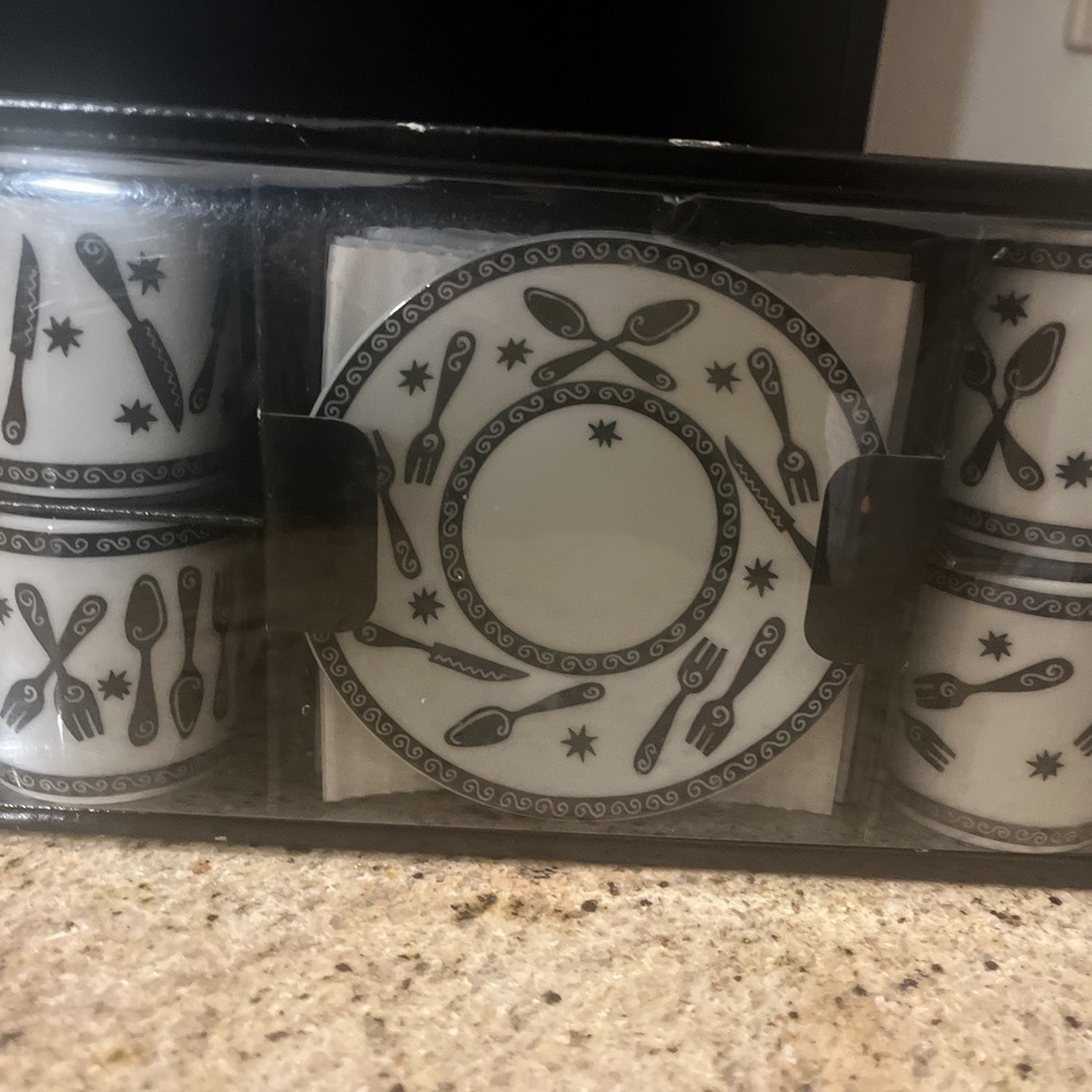 Espresso 4pc Ceramic Cup & Saucer Set w/Black & White Silverware Theme