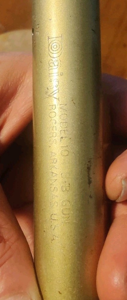 Vintage Daisy Model 104 Golden Eagle W/ two scopes