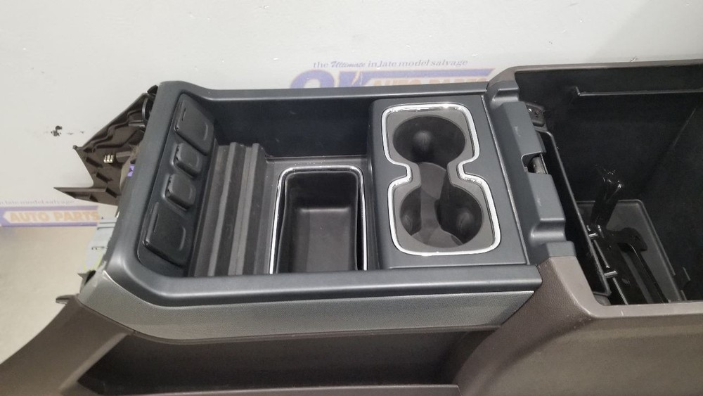 18 CHEVY SILVERADO 1500 FRONT CENTER FLOOR CONSOLE ASSEMBLY BROWN