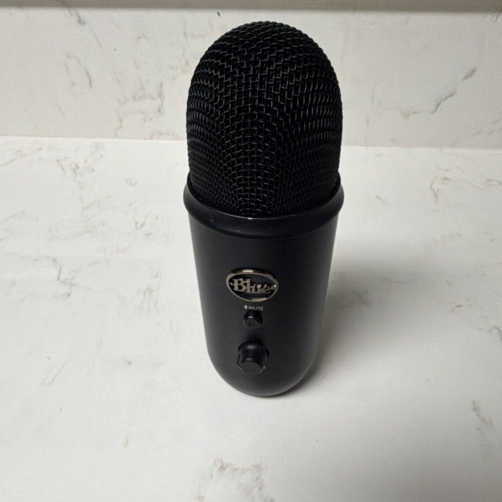 Blue Yeti USB Condenser Microphone/READ DESCRIPTION