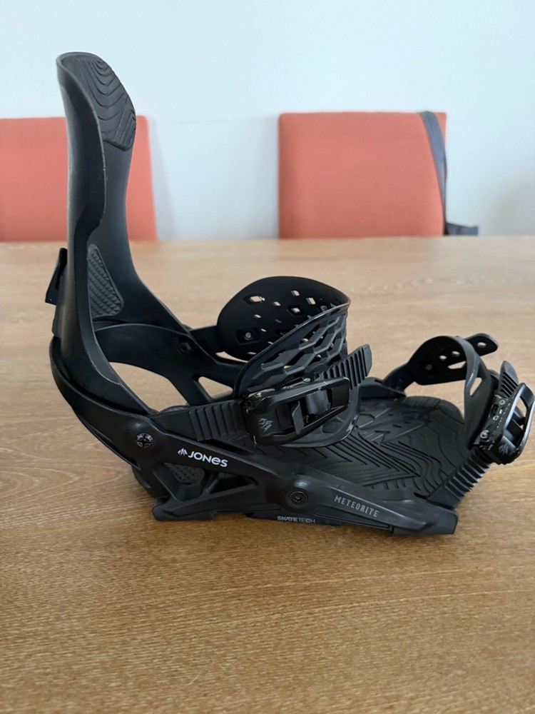 Jones Meteorite snowboard Bindings- Large - Black