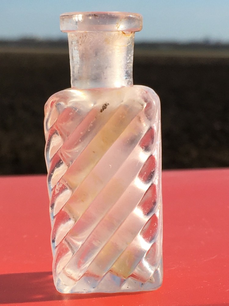 Pre-1900s Antiques Perfume Bottles Small Samples( 2 pieces )