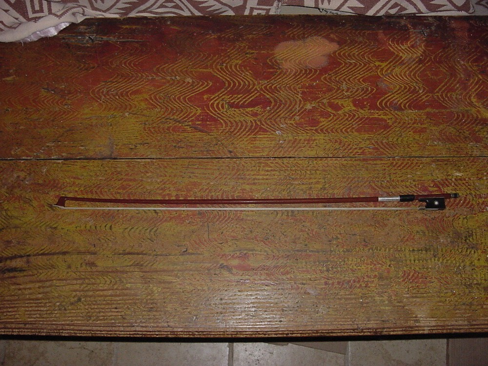 VINTAGE OCTAGONAL VIOLIN BOW 27 3/8 " length 55 grams