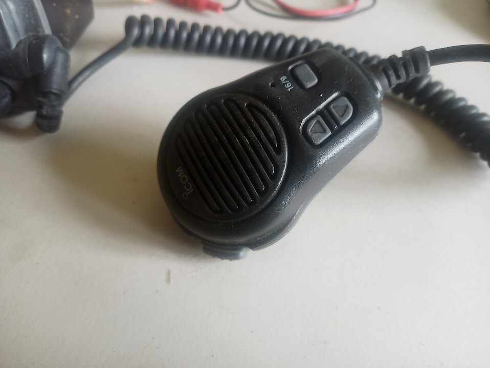Icom marine VHF IC-M402