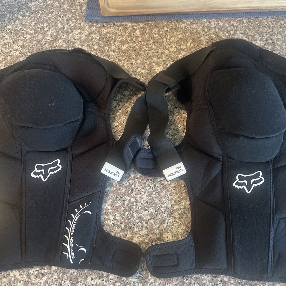FOX Launch Pro Knee Pads sz S/M lightly used
