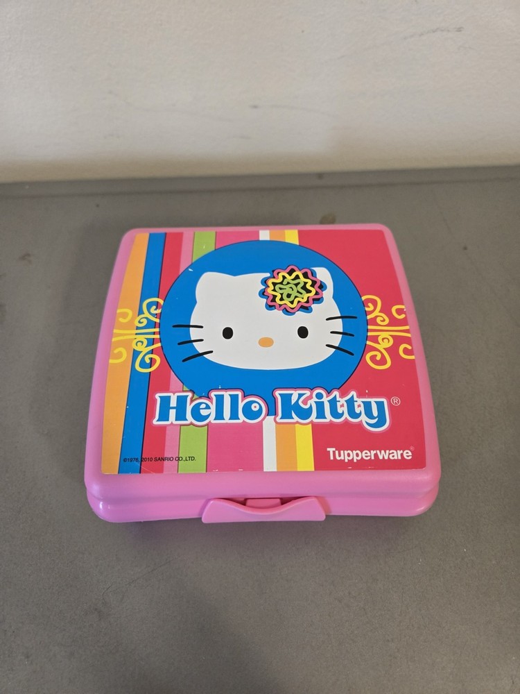 Tupperware Sanrio Hello Kitty Sandwich Keeper