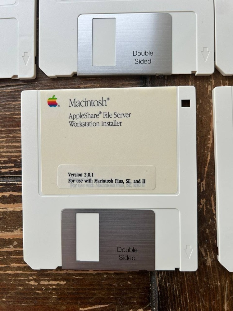 Macintosh AppleShare M0548/B Version 2.01. Vintage Apple software