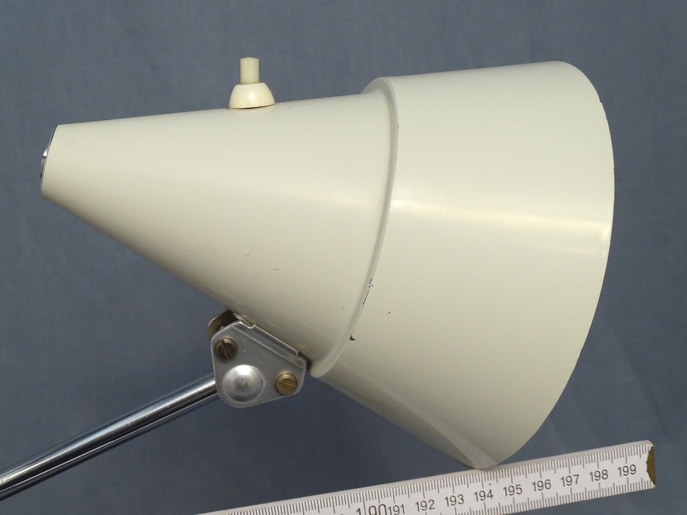 Sis Chinese Hat Table Lamp