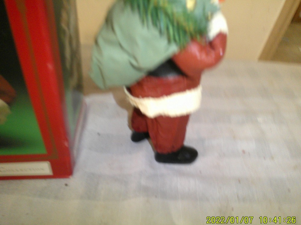 WINDSOR FABRIC MACHE SANTA COLLECTABLE