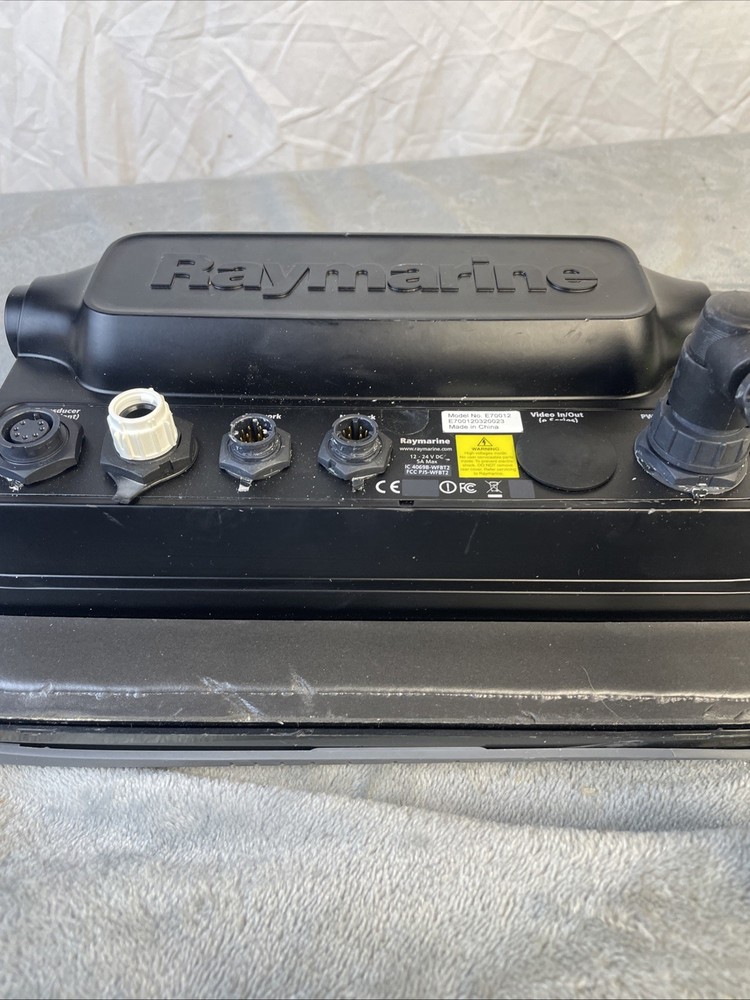 Raymarine c95 GPS Chartplotter Multifunction Display E70012 With Suncover