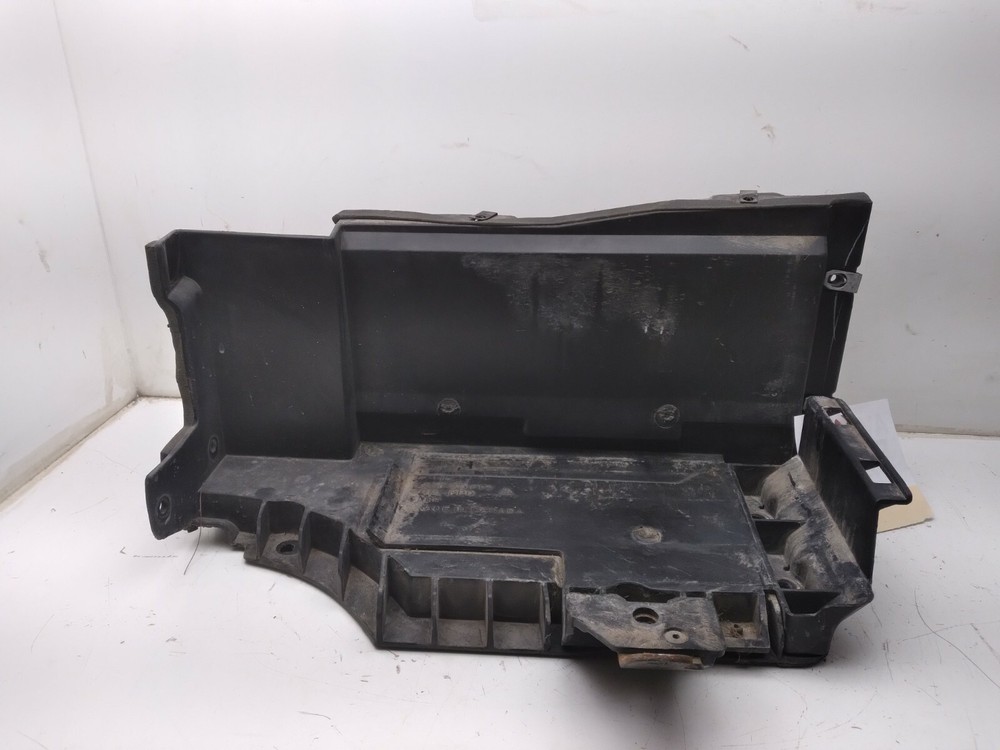 2007 Cadillac SRX BATTERY TRAY BOX TIE DOWN
