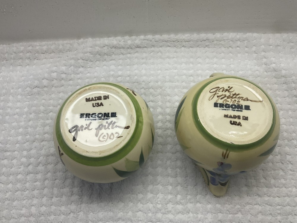 2002 Gail Pitman /Cream & Sugar Set/3” / Green. .unknown Pattern
