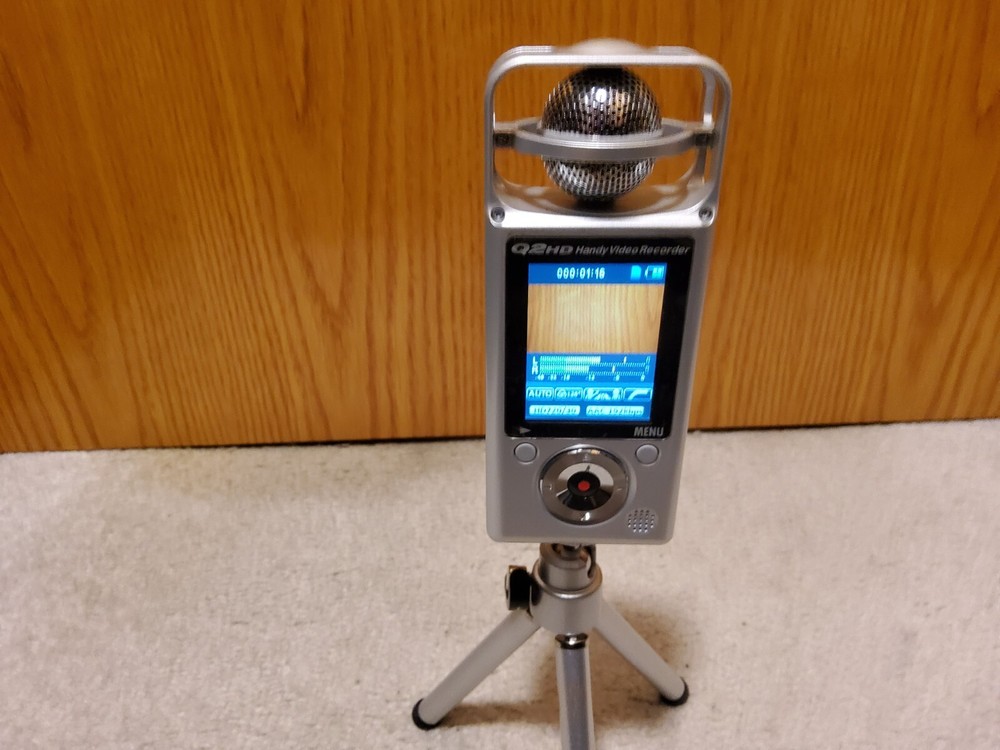 Zoom Q2HD Video Recorder Bundle with Complete Accessory Pack Tested