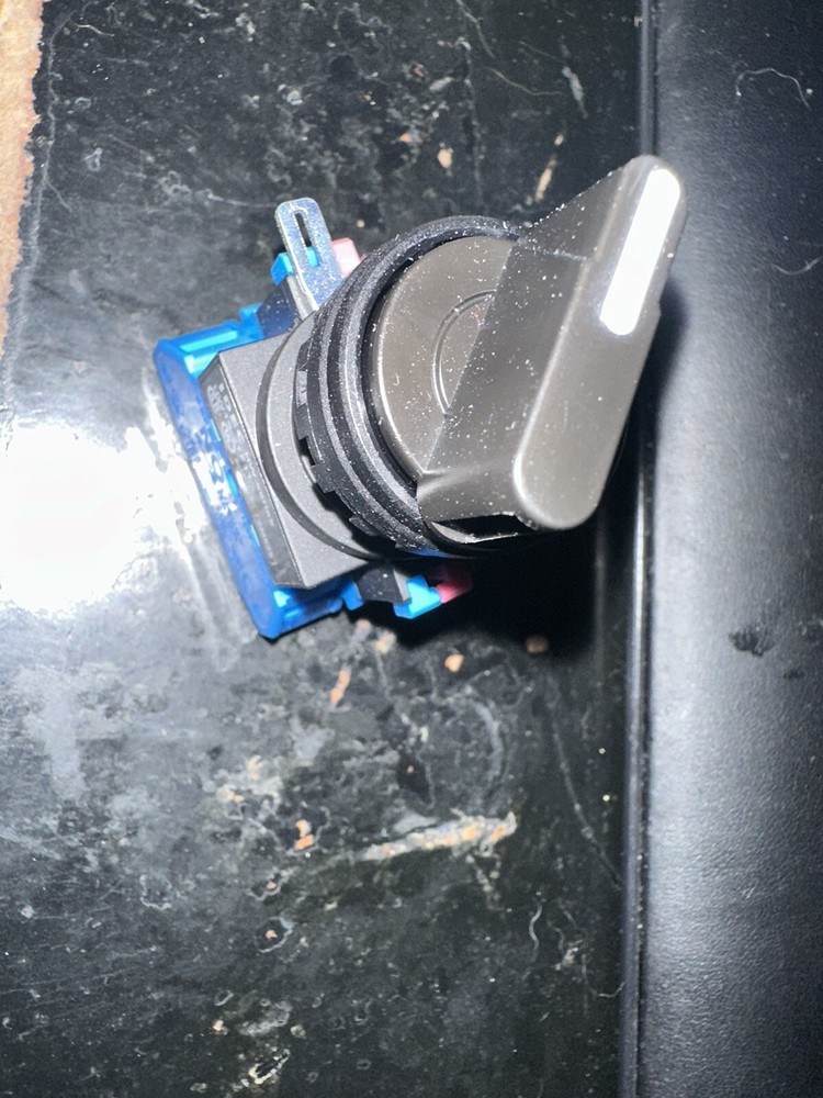 IDEC Control Unit HW1S-2TF11 Switch