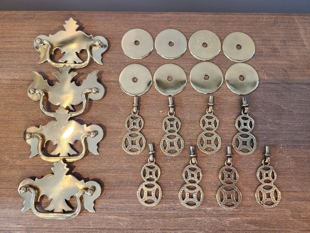 A Lot Of Vintage Draw Pulls/ Handles
