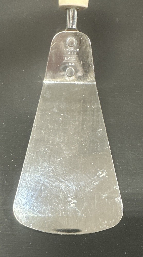 EKCO PIE DESERT SERVER SPATULA WITH CREAM HANDLE RARE