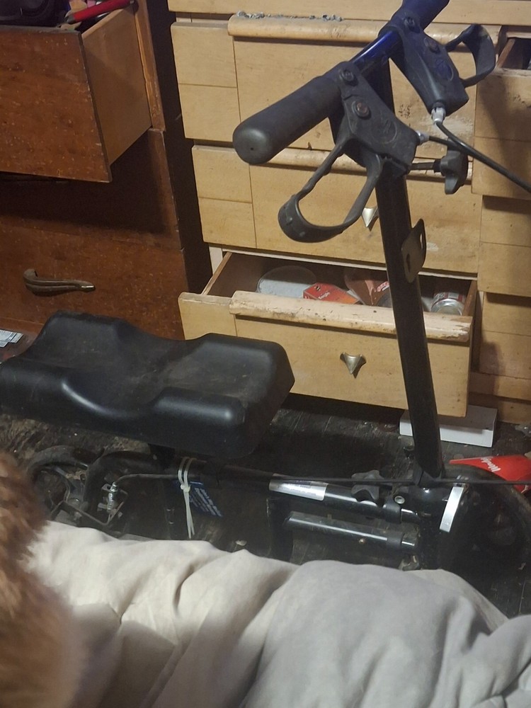 KneeRover Knee Scooter Steerable Knee Walker Crutch - Matte Black