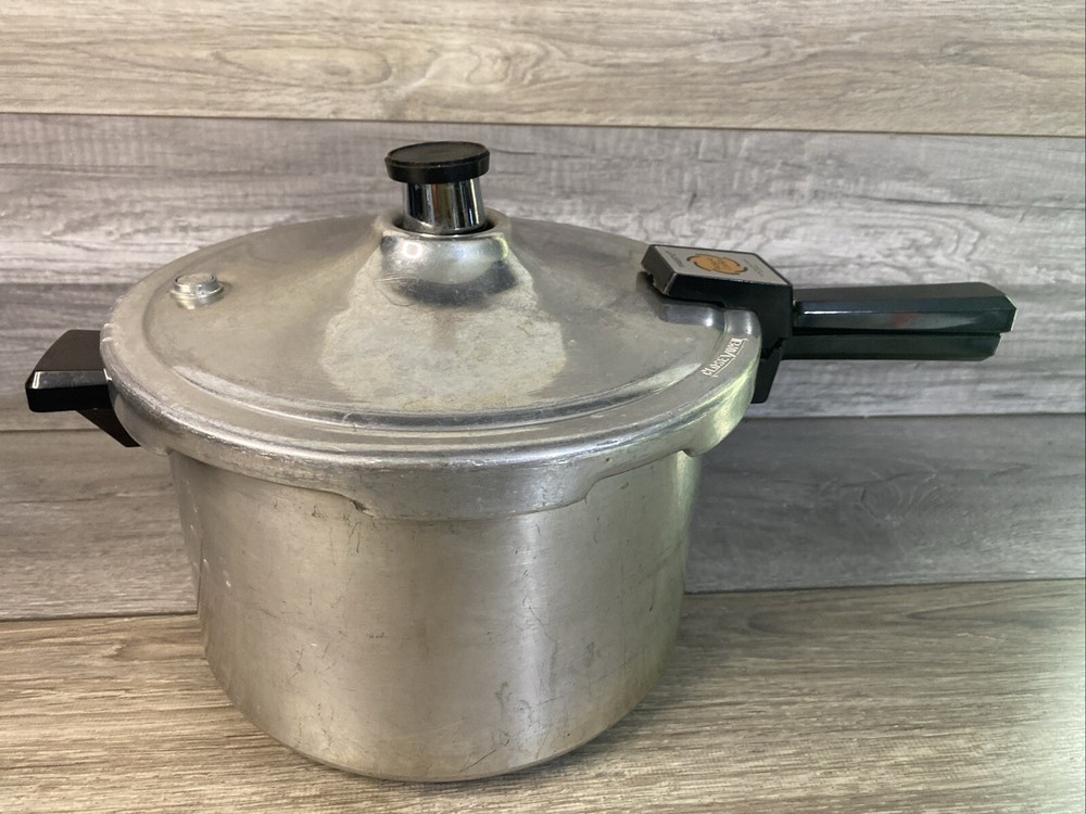 VINTAGE PRESTO STAINLESS 6 QUART PRESSURE COOKER