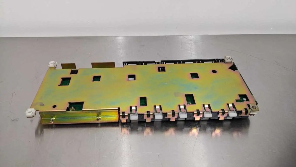 Omron CS1W-BC053 Base Unit