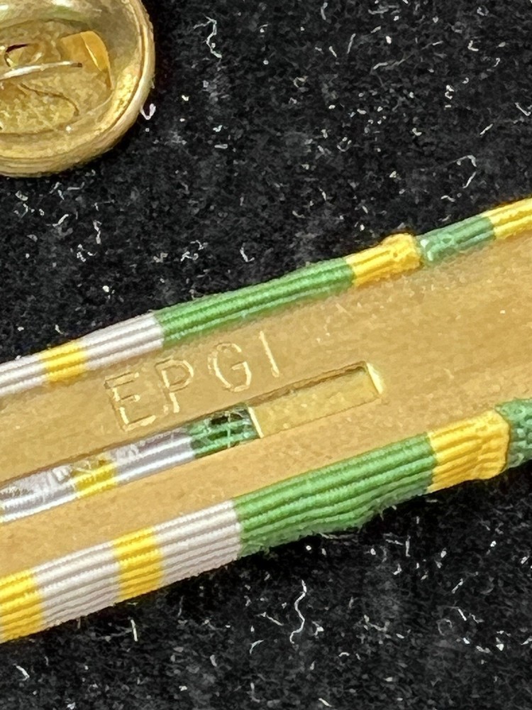 Air Force Ribbon Bar - Very Good Condition