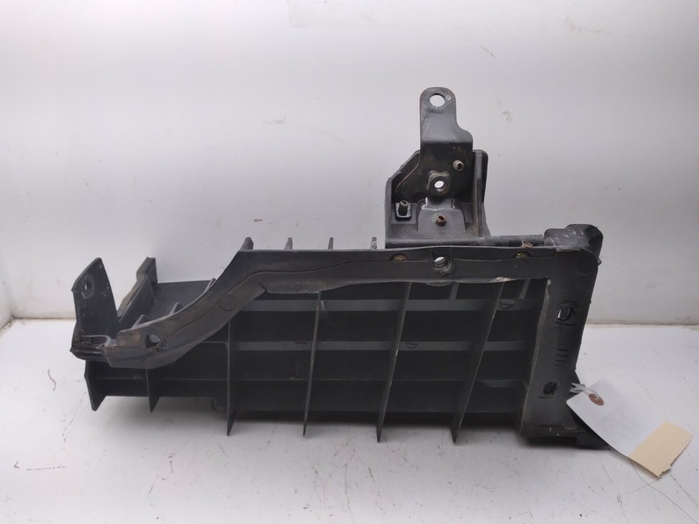 2007 Cadillac SRX BATTERY TRAY BOX TIE DOWN