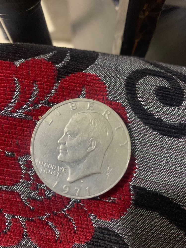 Liberty One Dollar 1971 no mint mark