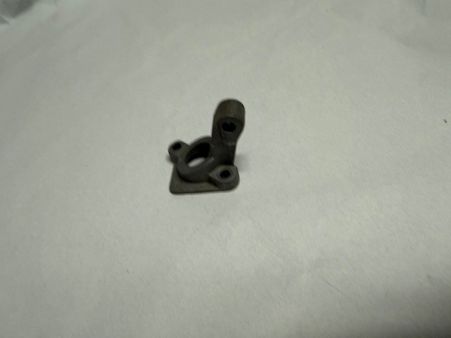 Small cast linkage bracket