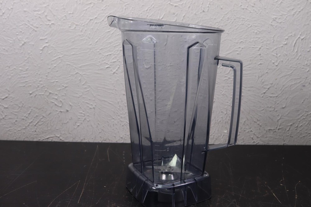 Vitamix Blender Replacement Container Jug 64 oz 8 Cup Pitcher Blade NO LID #2