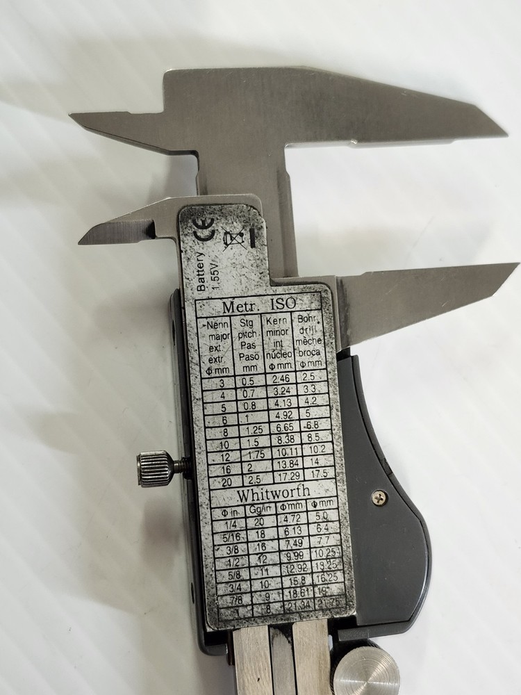 SPI 6 INCH DIGITAL CALIPERS 14-792-6