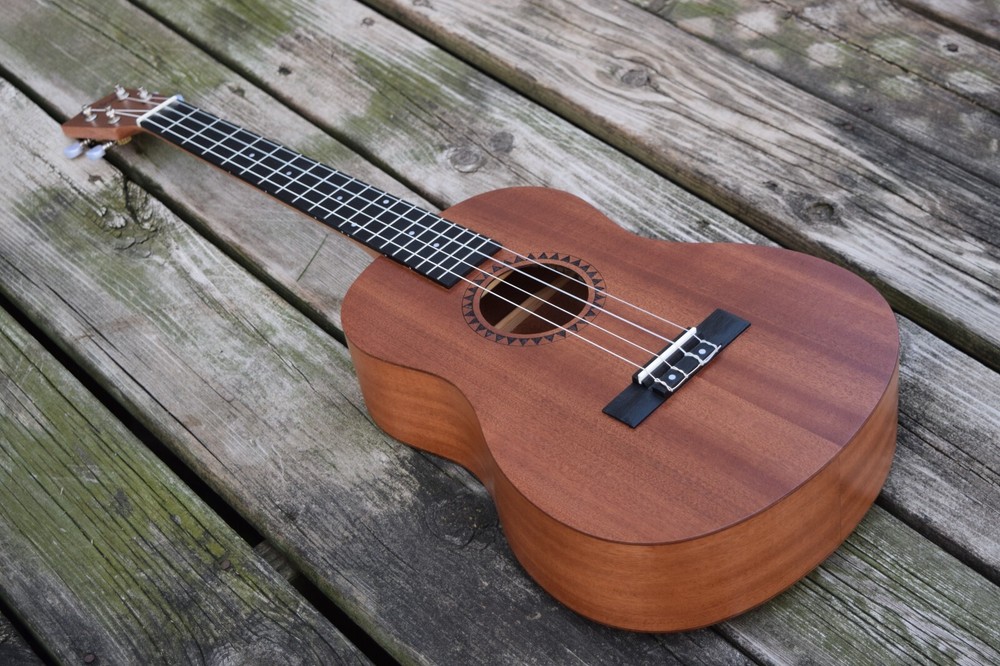 BARITONE Ukuleles ( Include Setup ) 30'' Strings DGBE Tuning (Canadian Brand)