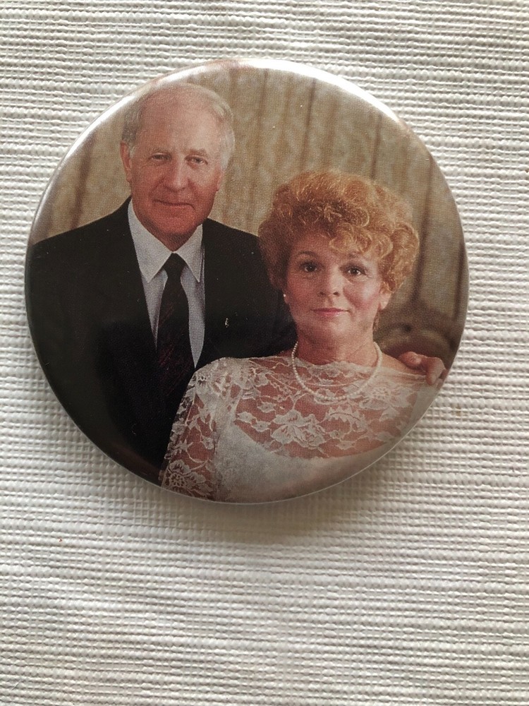 RARE JOHN AND MAVIS BUCHANAN PROGRESSIVE CONSERVATIVE PIN BACK BUTTON (NS)