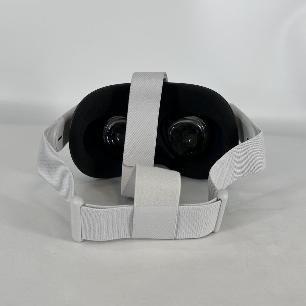 Meta Quest 2 VR Headset 256GB w/ Charger/Regular Strap - Does Not Charge